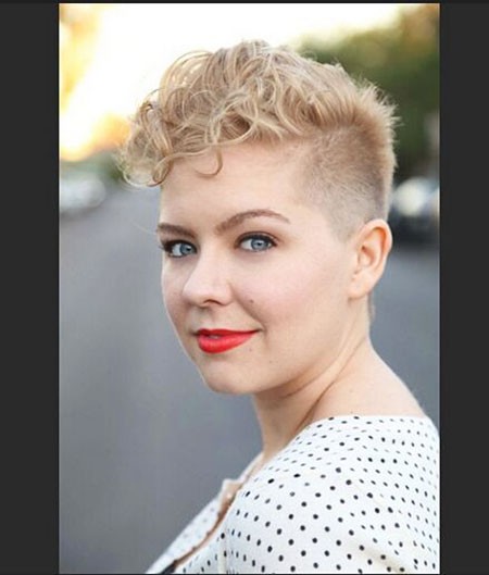 Pixie Curly Hair for Round Face