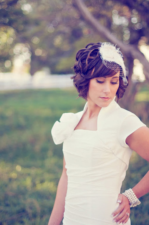 Pictures-wedding-hairstyles-short-hair