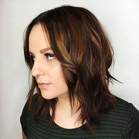 Short to Mid Layered Hair