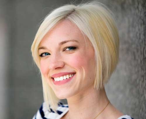 Short Graduated Bob Hairstyle for Fine Straight Hair