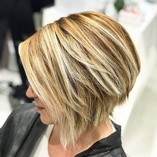 24 brown bob with blonde highlights