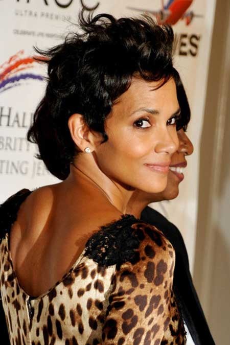 Halle Berry’s Lovely and Spiky Pixie Hairstyle