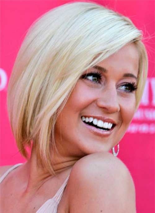 Short Blonde Fine Bob Haircut for Round Faces