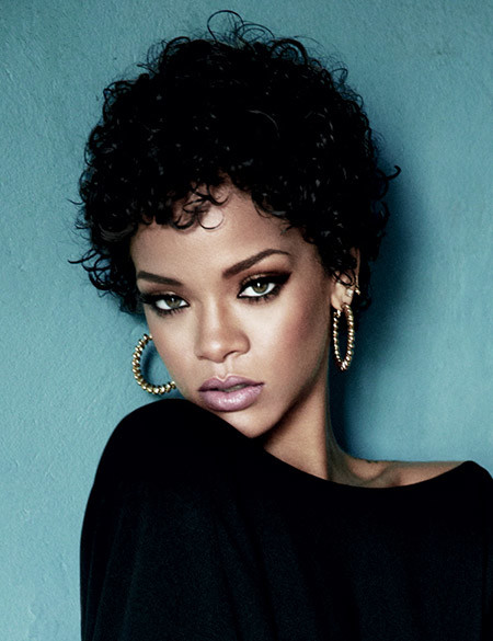 Rihannas Lovely Curly Bob Cut