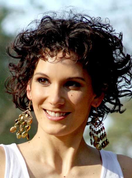 Short Trendy Curly Haircuts 3