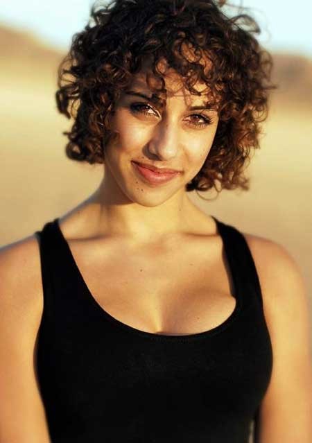 Short Trendy Curly Haircuts 9