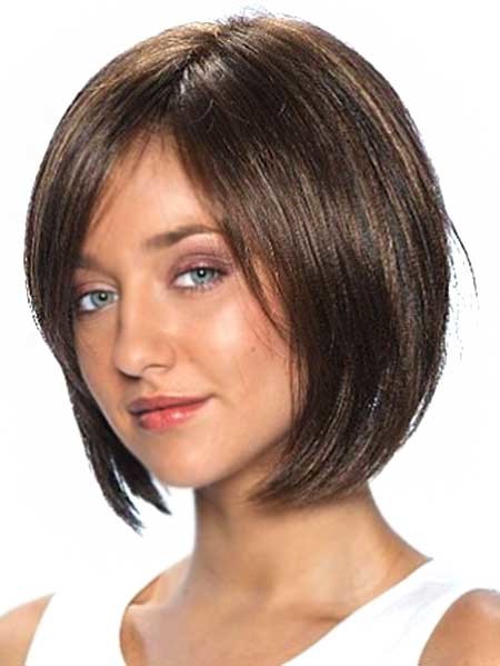 Side Parted Bob Hairstyle with Long Bangs