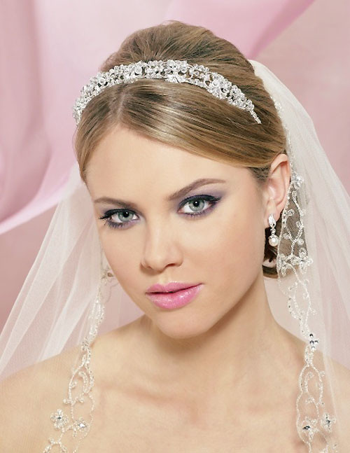 Wedding hairstyles for short hair with veil