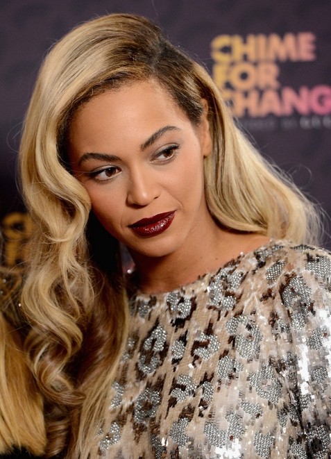 2014 Beyonce Knowles Hairstyles – Blonde Long Wavy Hair