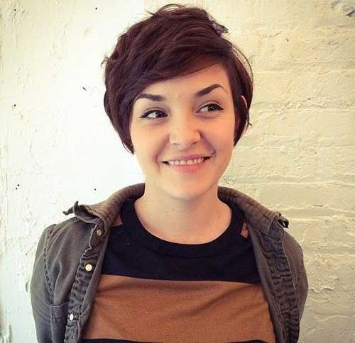 Cute Pixie Cut for Round Faces