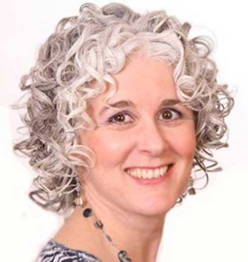 Gorgeous Gray Hairdo for Older Women