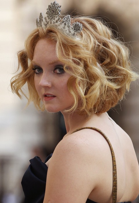 Lily Cole Short Wavy Curly Hairstyle for Wedding