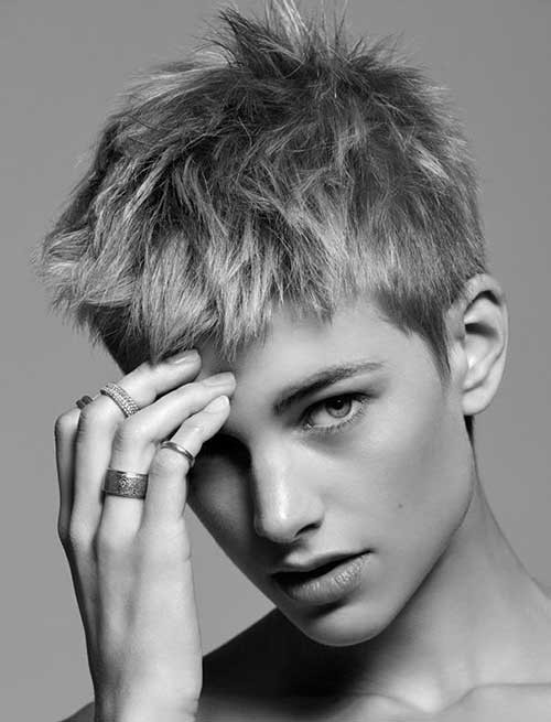 Messy Short Pixie Haircut with Short Bangs