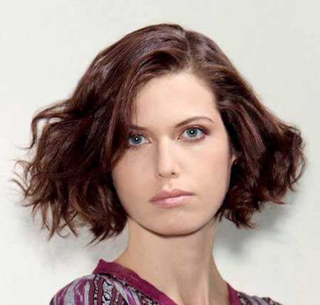 The 1960’s Wavy Bob Hairstyle for Women