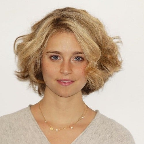 Short Hairstyles for Women with Square Faces 6