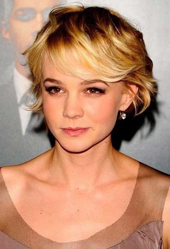 Short Hairstyles for Women with Square Faces 9