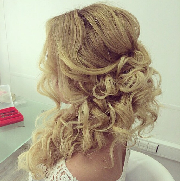 Soft wavy wedding hairstyle for long hair