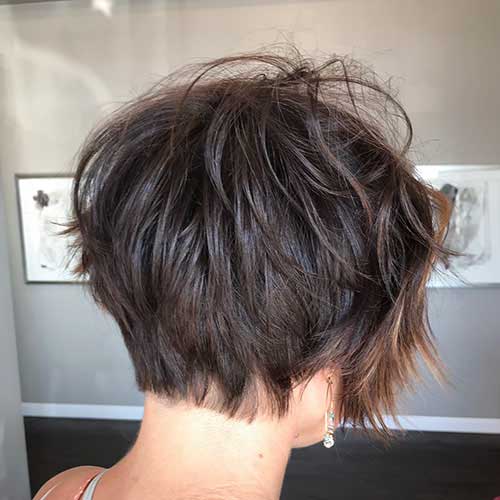 back view of short layered haircuts 1