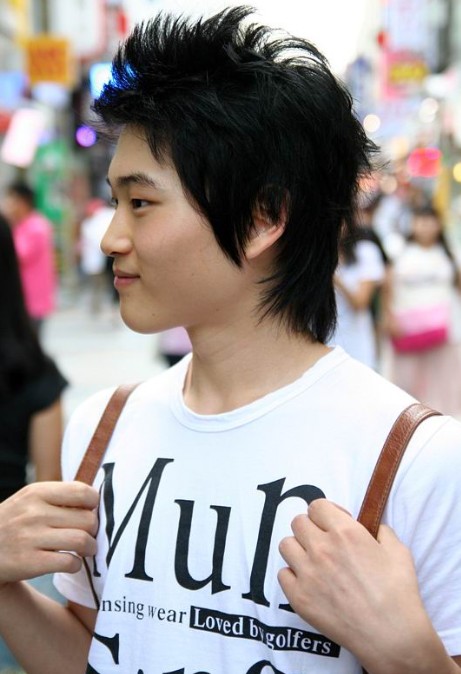 Korean hairstyles for guys – chic dark black short haircut for Asian men