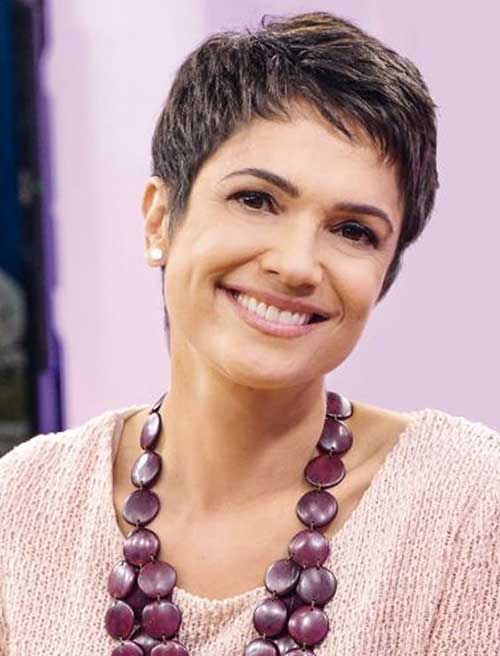 Ideas of Short Hairstyles for Women Over 50.7
