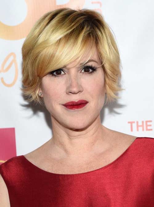 Molly Ringwald’s Short Blonde Hairstyle