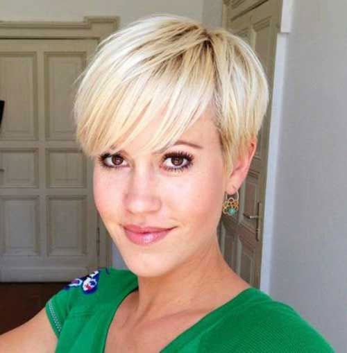 Short Hairstyle with Side Bangs