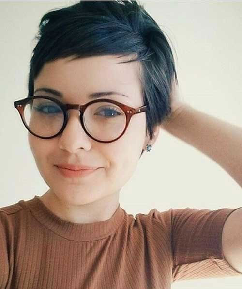 Short Pixie Cuts for Round Faces 5