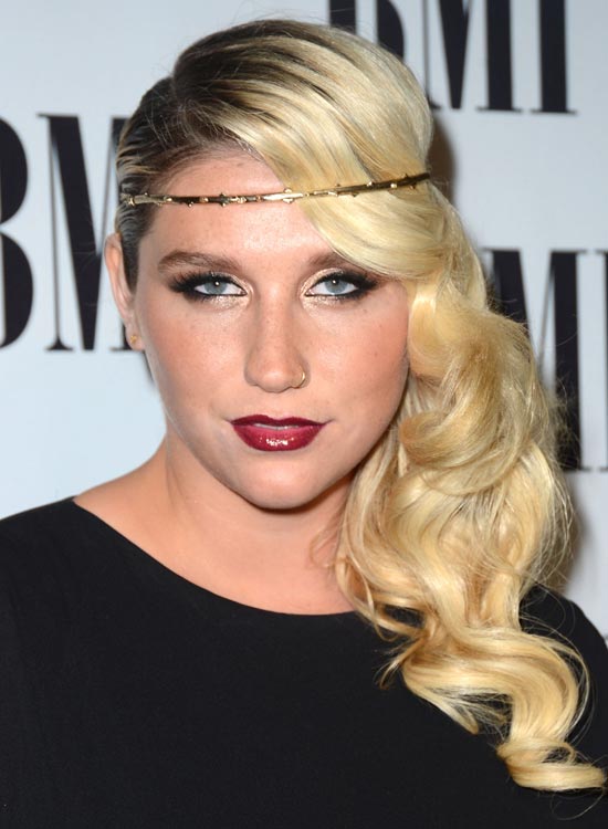 Kesha’s Hippie Headband