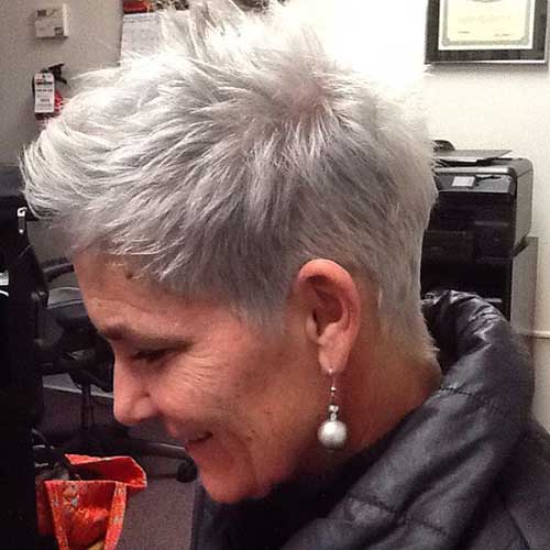 Short Hairstyles for Women Over 50 5