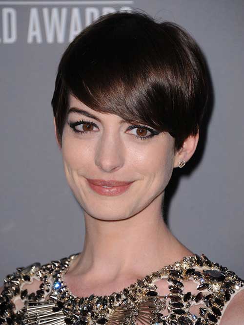 Short Cute Hairstyles for Thick Straight Shinny Pixie Hair