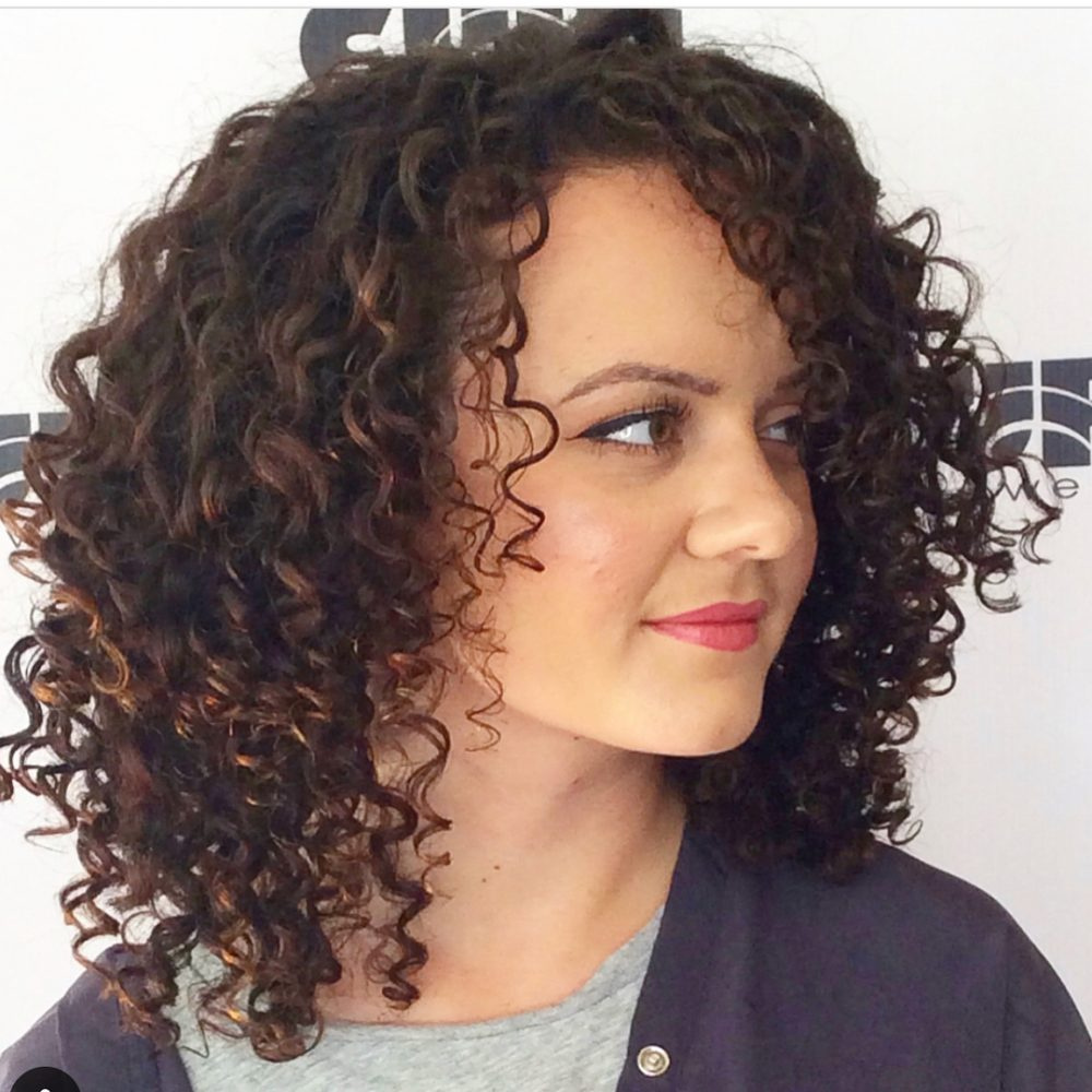 Shoulder Length Simple Curly Hairstyle