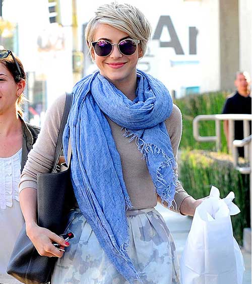 Julianne Hough’s Short Haircut with Glasses