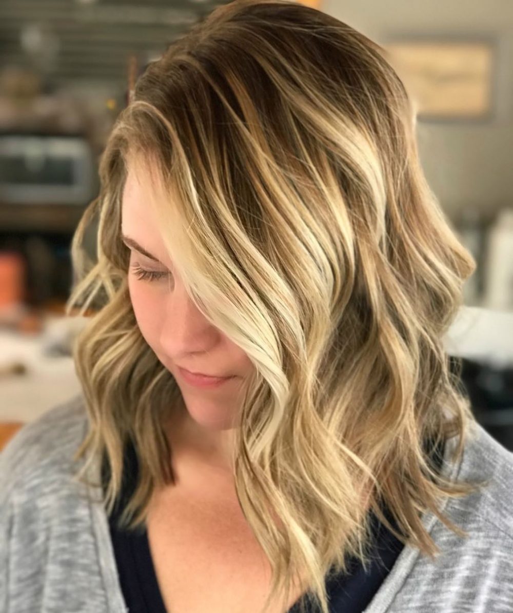 Wavy layered ombre haircut