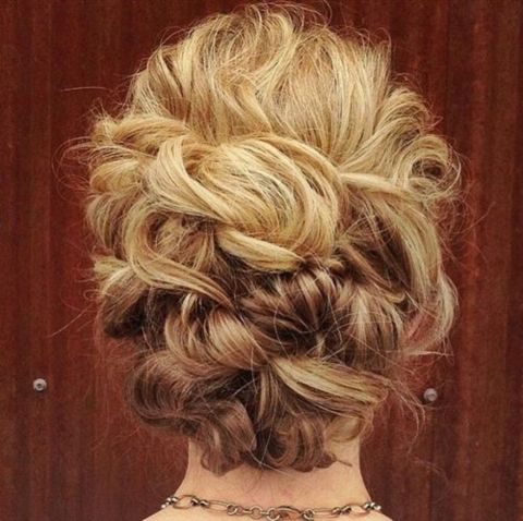Loose Curly Hairstyle