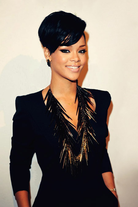 Rihanna’s Lovely and Charming Pixie Cut