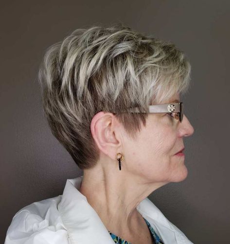 Sophisticated Pixie Cut with Blonde Highlights