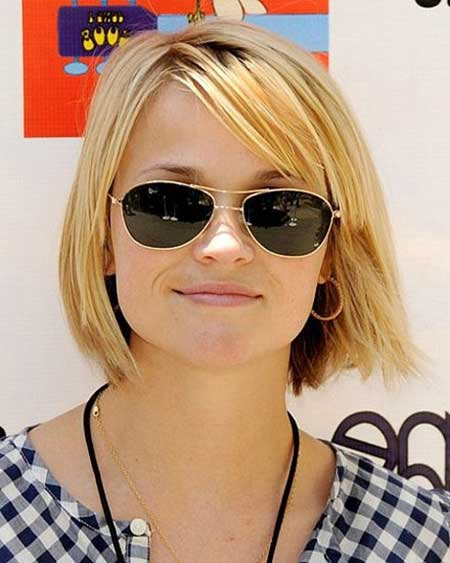 Blonde Bob Hairstyle with Slight Layers