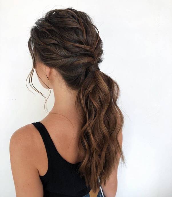 Low Ponytail with Soft Curls