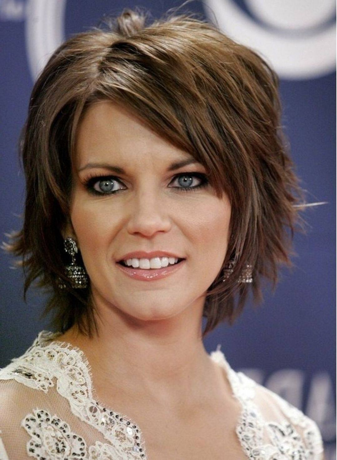Top to Bottom Asymmetric Layered Hairstyle